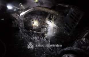 A lángok martalékává vált egy autó Mernyeszentmiklóson