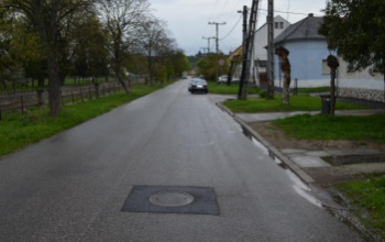 Nem állt meg a biciklis, elütötte az autó