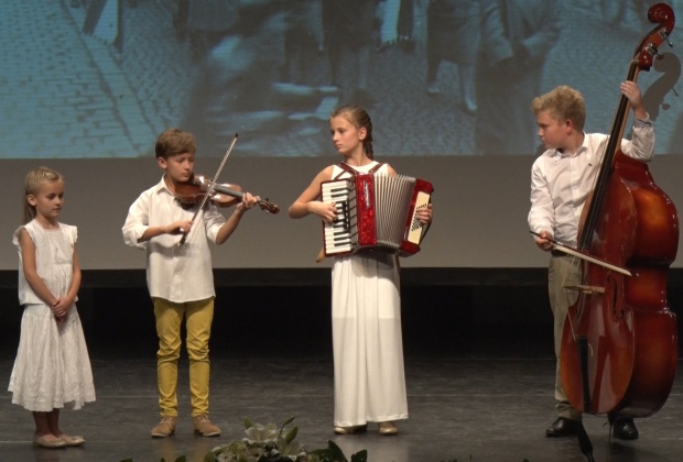 '56 - Gálaest a Szivárvány Kultúrpalotában