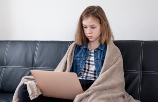 Sikeres a tudatos internethasználatra nevelő program