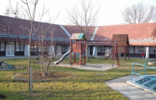 Óvoda a réten
