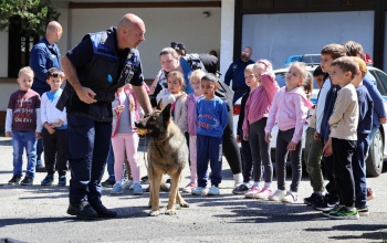 Óvodások látogatták meg a barcsi rendőröket