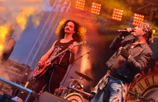 Guns'N'Roses-t kaptak a kaposváriak a Hollywood Rose-tól