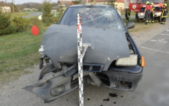 Ittasan ment neki egy villanyoszlopnak a részeg sofőr