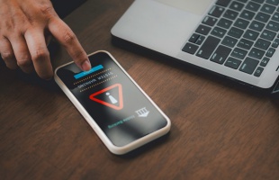 Adathalász csalókra figyelmeztet a Magyar Államkincstár