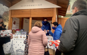 Számunkra egy cipősdoboznyi kedvesség, valakinek a legboldogabb karácsony