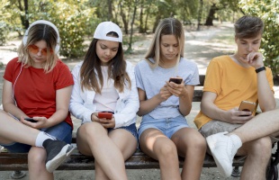 Gyorsan terjednek a veszélyes online kihívások