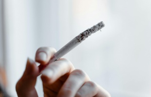 Ma van a füstmentes nap: milliárdokat érint a dohányzás világszerte