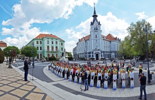 Húsz csapat mintegy hatvan versenyzője vetélkedik a városban
