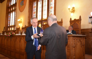 Szita Károly kapta idén a Kék Kristály-díjat