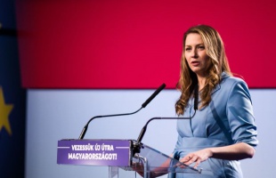 Lemondott pártelnöki pozíciójáról Donáth Anna