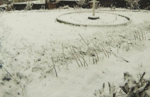 Így hullik le 15 centi hó egyetlen perc alatt
