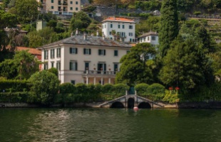 Bírság jár a Clooney-villa megközelítéséért