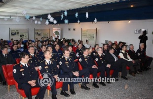 Tisztelgés a polgári védelem világnapján
