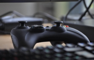 Kaposvári kiberbiztonsági szakemberek csípték fülön a konzol-csalókat