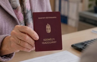 Egyes ügyekben év végéig még használhatók a régi típusú személyik