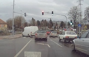 Ismét civil autókból csaptak le a rendőrök a szabályszegőkre