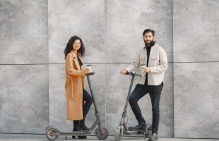 Új KRESZ: hogyan közlekedj elektromos rollerrel?