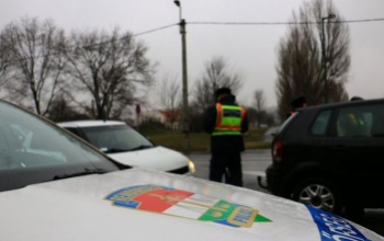 Háromszoros eltiltással vezetett