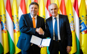 Gelencsér Attila átvette a mandátumát
