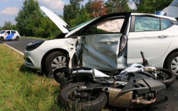 Motoros halt meg Balatonboglárnál