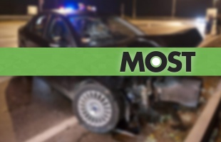 Brutális baleset Kaposújlaknál: egy ember kizuhant a kocsiból