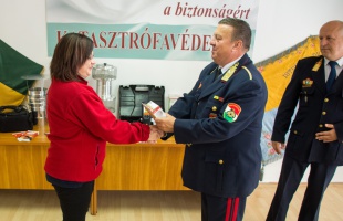Füstérzékelőket kaptak a rászorulók