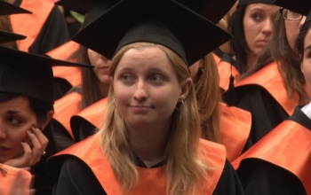 Diploma nélküli diplomásoknak akar segíteni a kormány