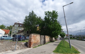 Eltűnik egy ronda épület az Áchim András utcából