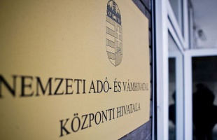 NAV: SMS-ben is kérhető az szja-bevallási tervezet postázása