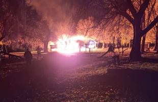Kigyulladt egy stég a Desedán, egy nőt ki kellett menteni a vízből - fotók és videó