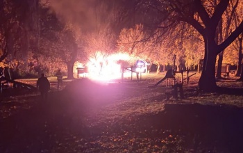 Kigyulladt egy stég a Desedán, egy nőt ki kellett menteni a vízből - fotók és videó