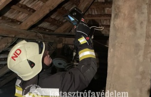 A lerakódott korom gyulladt meg egy családi házban