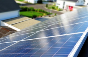 Már 14 ezer családnál üzemelnek a napelemes rendszerek