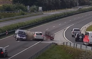 Ezért ne forduljunk meg, ha eltévesztjük a felhajtót - videóval