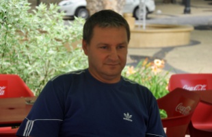 Szita János: egy érintés, egy mosoly, egy 