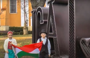 Igalban együtt szavalták el a Himnuszt az iskolások