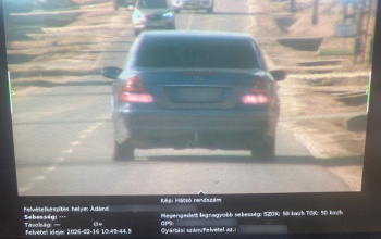 Hat büntetőpont és 140 ezer forint bírság – 101 km/h-val száguldott a sofőr a lakott területen