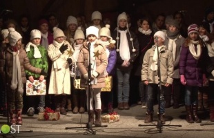 Adventi műsor a Kossuth téren