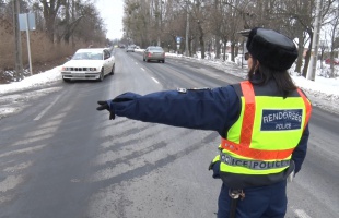 Akcióban a rendőrökkel: 100-ből 5 szabálysértőt fogtak