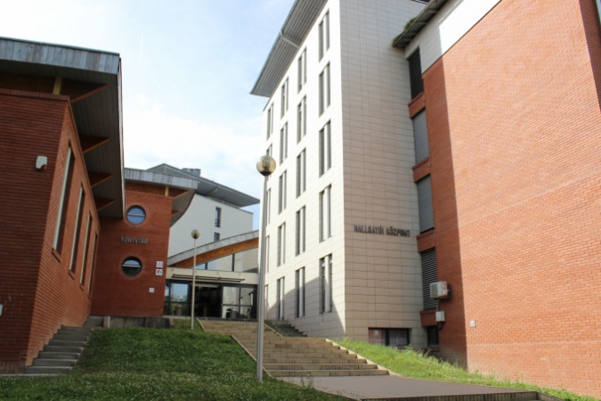 Húsz éve adták át a Kaposvári Egyetem új kollégiumát és könyvtárát