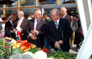 Felavatták a nagypiacot