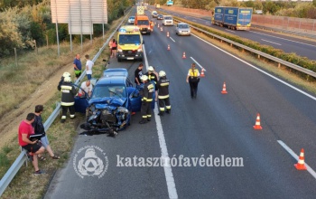 Kamion és személyautó karambolozott az M7-es somogyi szakaszán