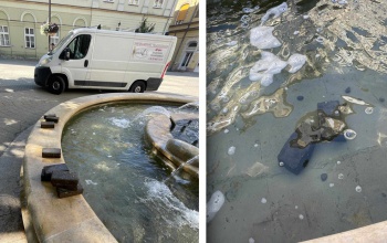 Jó bulinak tűnt felszedni a térkövet és a szökőkútba dobálni