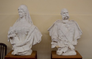 Erzsébet királyné és Ferenc József szobra (Vármegyeháza)
