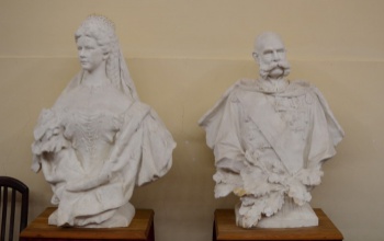 Erzsébet királyné és Ferenc József szobra (Vármegyeháza)