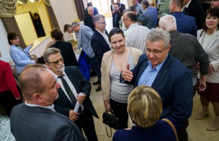 A gazdasági fejlődéshez elengedhetetlen a megfelelően képzett munkaerő biztosítása
