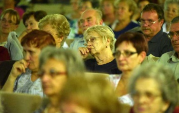 Teltházzal indult a Senior Program