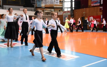 Táncos lábú fiatalok az Ametiszt Kupán