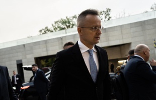 El kell kerülni, hogy államok közötti háborúvá szélesedjen az izraeli konfliktus
